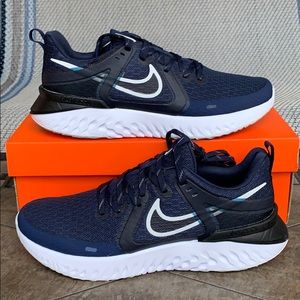 NIKE LEGEND REACT 2 midnight navy/pure platinum